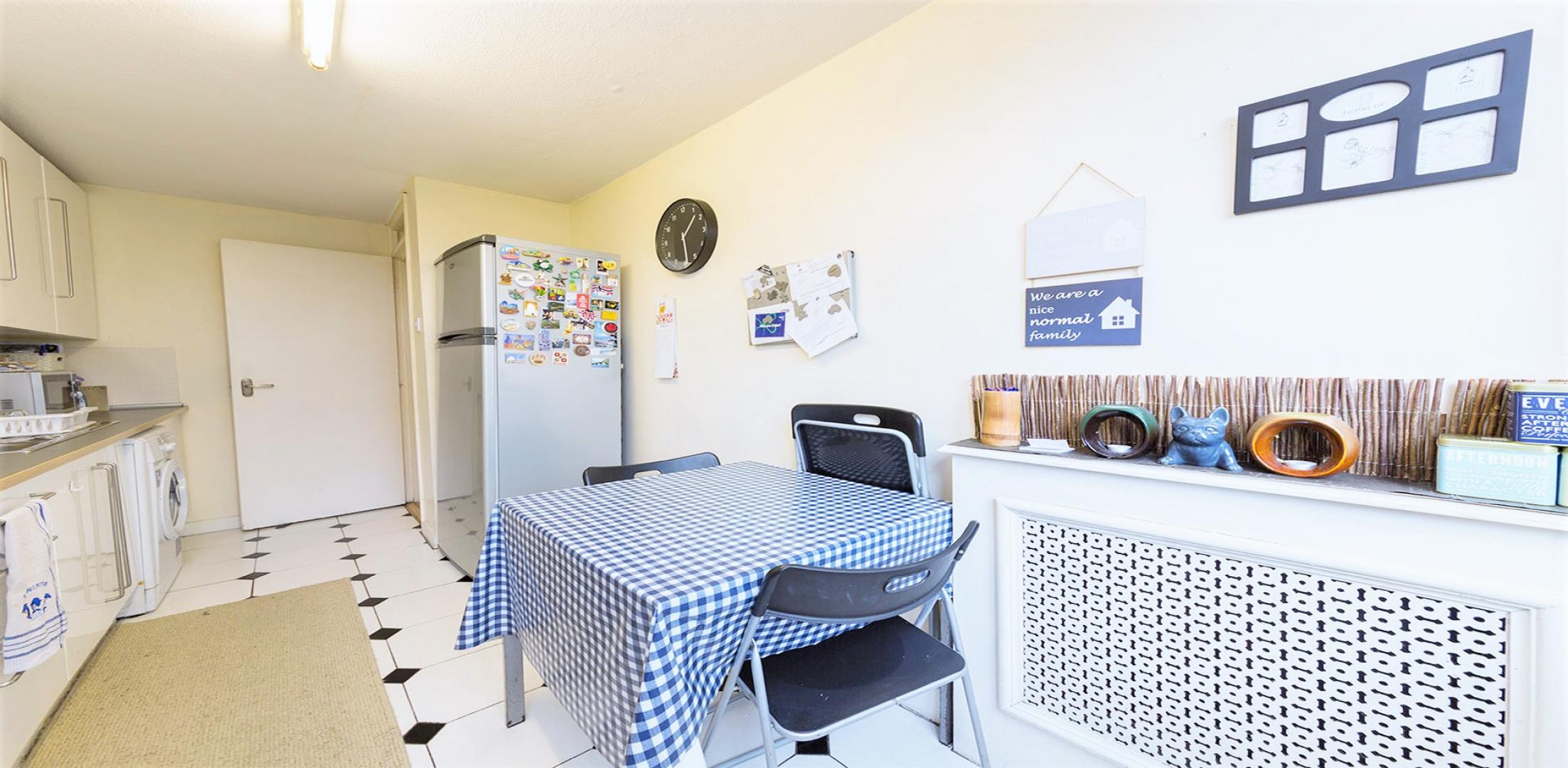 			HEATING and HOT WATER INCLUDED, 2 Bedroom, 1 bath, 1 reception Maisonette			 Tavistock Crescent, Ladbroke Grove/Notting Hill